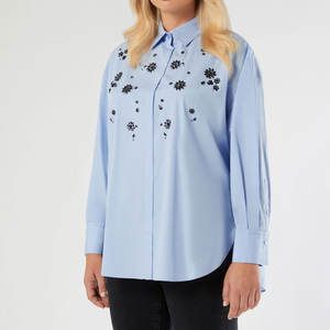 Camisa bordada de moda para mujer en diferentes tamaños Blusa de algodón bordada ropa de calle Tops casuales para atuendo diario - Product Image 3