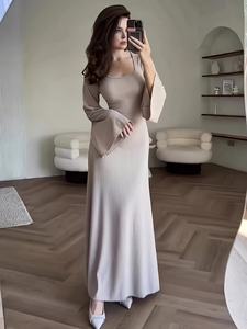 เดรสไหมพรมแขนยาวทรงปล่อยชาย คอทรงกลม สายรัดหลัง สีพื้น ลายทาง สำหรับผู้หญิง - Product Image 3