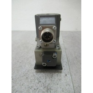 วาล์วควบคุมทิศทางเซอร์โว Rexroth รุ่น 4WSE2EM6-2X10B9ET315K17EV แบบกลับทิศทาง ควบคุมไฮดรอลิกแรงดันสูง แบบสองทิศทาง - Product Image 1