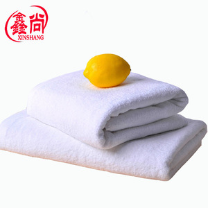 Toalla de Baño Xinshang de Algodón Puro 70x140 cm Blanca para Hotel de Alta Absorbencia - Product Image 5
