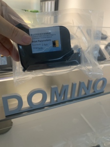 ตลับหมึกโดมิโน BK117 แห้งเร็ว สำหรับเครื่องพิมพ์อิงค์เจ็ทแบบเทอร์มอล G220i G320i ขายส่งจากโรงงาน - Product Image 1