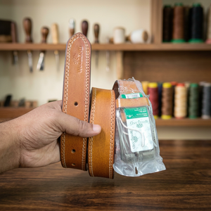 Cinturón de Cuero Vacuno de Alta Calidad con Hebilla de Acero, Estilo Vintage para Hombre y Niño, Personalizable, Ecológico, Duradero e Impermeable, Marca Internacional BS - Product Image 1