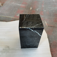 Socle moderne en pierre naturelle Meubles de salon Décoration de la maison Socle de table d'appoint en marbre cube noir Nero Marquina à vendre