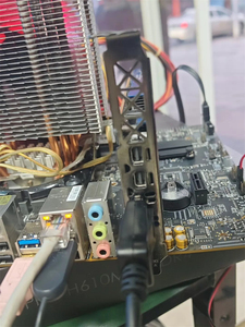 Carte graphique professionnelle Radeon Pro WX3100 4G GDDR5 4 Go en bon état - Product Image 5