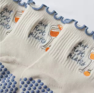 Wholesale Women's Mid-Calf Yoga <b>Socks</b> – Vintage Heart Jacquard Design Non-Slip Pilates <b>Socks</b> for Fitness Training - Product Image 3