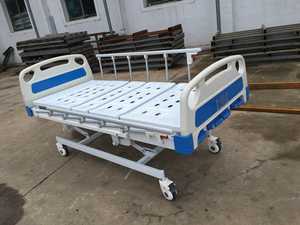 Tempat Tidur Manual Empat Fungsi Engkol dengan Tiang <span class=keywords><strong>IV</strong></span> SS Teleskopik dan Previsions - Product Image 2