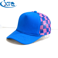 Gorra Deportiva Personalizada con Logotipo, Transpirable, Impermeable, 100% Poliéster, Malla Esponjosa, Unisex, 5 Paneles, Visera, Hebilla Dorada y Cobre