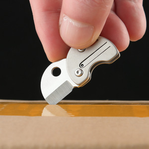 Couteau de poche pliant miniature en alliage de titane en forme de pièce de monnaie, acier 7Cr, petit coupe-circuit EDC pour porte-clés, couteau compact pour déballer les colis - Product Image 6