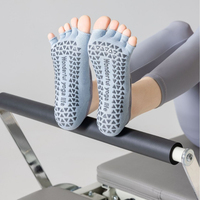 Chaussettes de yoga antidérapantes à cinq doigts pour femmes, chaussettes à bout ouvert pour Pilates et Barre, respirantes et antidérapantes pour l'entraînement en salle en été