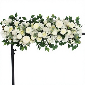 Decorazione Floreale per Matrimoni, Composizione per Passaggio Nuziale, Fiori Artificiali di Rose e Ortensie, Scenografia in Ferro Battuto, Fiori Simulati - Product Image 1