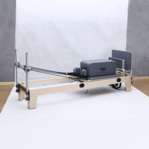 Reformer de Pilates Commercial Personnalisé avec Logo, en Bois d'Érable, Durable et Compact pour la Maison et la Salle de Sport - Product Image 1