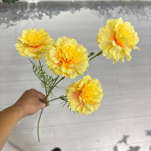 القرنفل الأحمر الاصطناعي ديكور الزفاف 4 رؤوس - Product Image 4