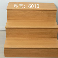 Marchepied d'escalier blanc écologique antidérapant durable sûr designs sur mesure intérieur