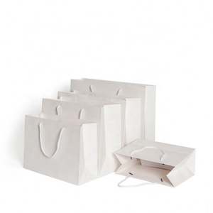 Sac cadeau en papier de luxe avec logo, sac en papier de shopping réutilisable pliable écologique en carton blanc imprimé sur mesure KM - Product Image 3