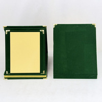 Plaque de certificat en bois personnalisée avec impression or, argent, vert et velours MH-J0438