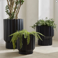 Grand pot de fleurs décoratif en fibre de verre pour extérieur, urne haute pour hall d'hôtel, complexe hôtelier, entrée de centre commercial, design commercial