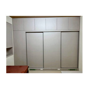 Armario alto minimalista con puerta corredera, de madera chapada contemporánea, para almacenamiento en el suelo. - Product Image 1