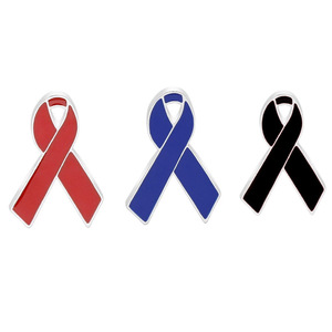 La spilla con nastro rosso e blu più venduta in Europa e America per il Giorno Mondiale, con il logo promozionale di Ocean Co. - Product Image 5