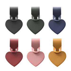 Etiqueta <span class=keywords><strong>de</strong></span> equipaje <span class=keywords><strong>de</strong></span> viaje <span class=keywords><strong>de</strong></span> cuero PU suave en forma <span class=keywords><strong>de</strong></span> corazón <span class=keywords><strong>de</strong></span> gran venta Etiquetas <span class=keywords><strong>de</strong></span> equipaje personalizadas con impresión UV Offset Digital <span class=keywords><strong>de</strong></span> pantalla <span class=keywords><strong>de</strong></span> seda con logotipo - Product Image 2