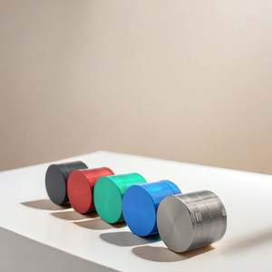 Molino de Hierbas Premium CN con Mango de Zinc, Molinillo Multifuncional para Tabaco, Cáñamo, Especias y Hierbas - Product Image 1