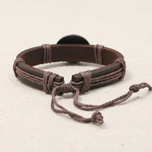 Bracelet Triskele Teen Wolf tendance pour femmes et hommes, bracelet en cuir avec breloque ronde, bracelet tressé, bracelet manchette, accessoires de bijoux - Product Image 3