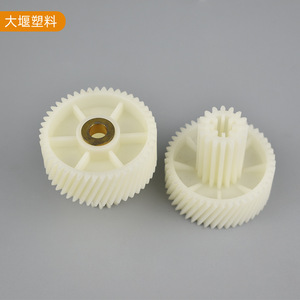 Grands engrenages en plastique A71 4716 dents pour hachoir à viande en POM - Product Image 1