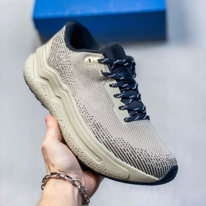 Nuevo modelo de zapatillas deportivas de malla, con entresuela suave y amortiguadora, diseño antideslizante y duradero para un cómodo jogging. - Product Image 1