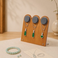 Présentoir à bijoux en bois de hêtre à 3 barres pour bracelets, joncs et montres avec base en microfibre