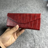 Étui à lunettes pliable en PU écologique, design crocodile, personnalisé avec logo, boîte d'emballage de luxe pour lunettes de soleil