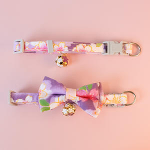 Collares Elegantes de Lujo para Mascotas con Diseño Floral, Corbatín y Campana, Ajustables y Sostenibles para Perros y Gatos - Product Image 3