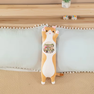 Jouet en peluche personnalisé Long chat oreiller pp coton remplissage peut être personnalisé avec des images et le logo personnalisable étiquette d'emballage - Product Image 6