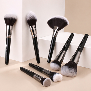 Pinceau de maquillage rond en poils synthétiques, plat, pour application de fond de teint, manche en plastique - Product Image 3