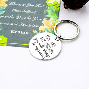 Llavero de Acero Inoxidable para Papá y Mamá, Regalos para el Día de la Madre y del Padre, Cumpleaños, Todo lo que Soy, Me Ayudaste a Ser, Disponible en Línea - Product Image 1