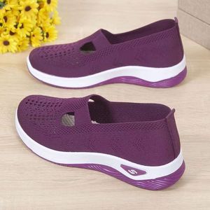 Nuevos zapatos de Madre de mediana edad y ancianos tejidos transpirables suela blanda para mujeres solteras - Product Image 4
