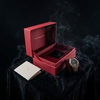 Boîte à montre en carton rigide de luxe, matériaux recyclés, revêtement UV, avec logo personnalisé, fermeture magnétique et étui.