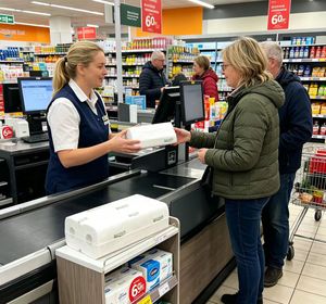 Serviettes en <span class=keywords><strong>papier</strong></span> N-Fold résistantes aux déchirures et à séchage rapide pour les toilettes des centres commerciaux - Product Image 1