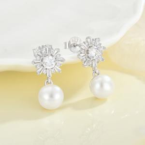 Orecchini in Argento Sterling 925 con Zirconia Cubica e Perla a Forma <span class=keywords><strong>di</strong></span> Sole, Gioielli <span class=keywords><strong>di</strong></span> Moda all'Ingrosso <span class=keywords><strong>per</strong></span> Donne, Feste e Matrimoni - Product Image 2