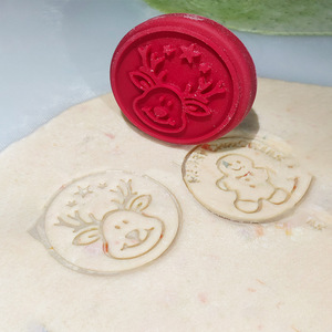 Emporte-pièces <span class=keywords><strong>de</strong></span> Noël en silicone avec manche en bois – Motifs Élan, Père Noël, <span class=keywords><strong>Sapin</strong></span> <span class=keywords><strong>de</strong></span> Noël – Emporte-pièces gaufrés pour biscuits – FABRIQUÉ - Product Image 3