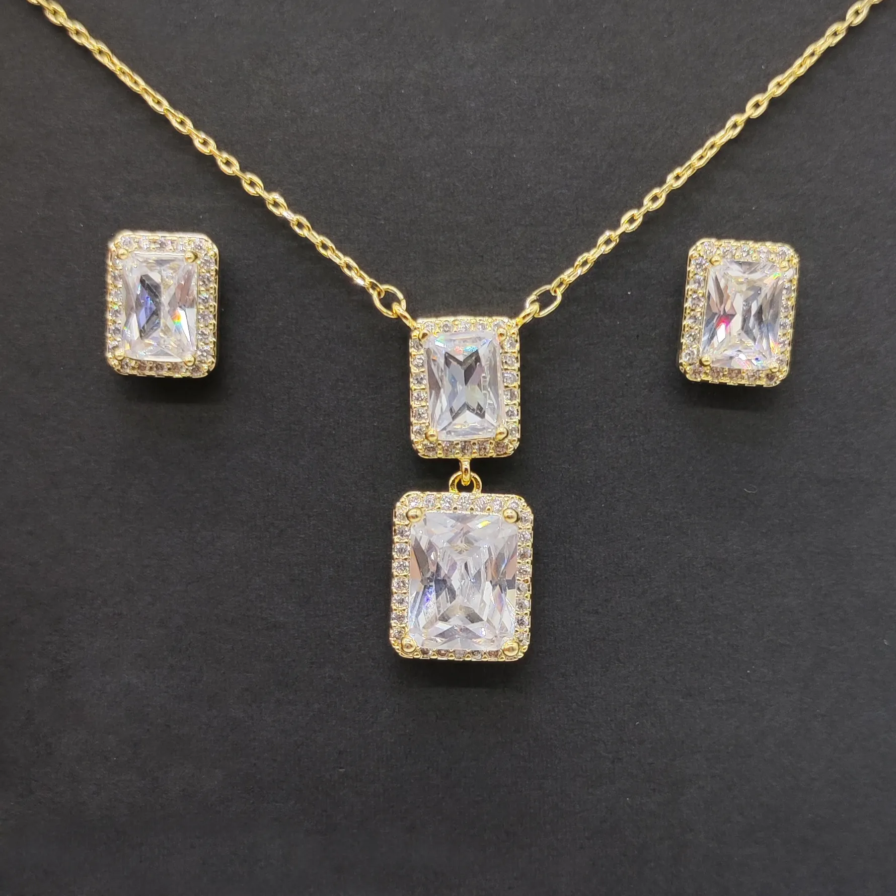 Ensemble de boucles d'oreilles et collier en zircon cubique avec coussin étincelant, plaqué or blanc, diamant CZ, ensemble de bijoux de mariage