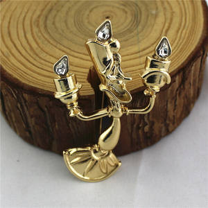 Nouvelle <span class=keywords><strong>belle</strong></span> <span class=keywords><strong>et</strong></span> <span class=keywords><strong>la</strong></span> bête chandelier Lumia plaqué or broche Corsage métal dame vêtements accessoires broche <span class=keywords><strong>Animal</strong></span> thème - Product Image 3