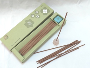 Ensemble de bâtonnets d'encens en bois naturel japonais avec support en pierre, décoration de maison de luxe, bâtonnets d'encens aromatiques écologiques pour toutes les saisons - Product Image 3