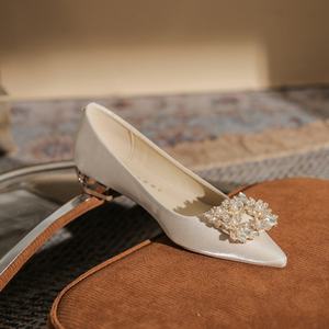 Bailarinas con punta en pico, forma de gota de agua, hebilla cuadrada, suela de seda, tacón bajo, puntera poco profunda, impermeables, ligeras, para boda - Product Image 4