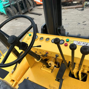 Chariot élévateur industriel TCM FD250 de 25 tonnes pour entrepôt et terminal de fret à Shanghai - Product Image 1
