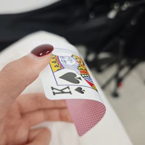 Échantillon gratuit, fabricant vérifié, cartes à jouer de haute qualité avec impression personnalisée, lisses, durables, idéales pour la cardistry. - Product Image 4