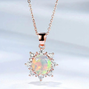 Collar con Colgante de Ópalo en Plata 925 con Diseño de Flor y Diamantes Redondos de Corte Brillante, Engaste de Garra, para Uso Diario Romántico de Mujer - Product Image 1