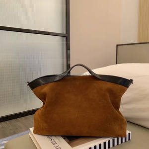 Sac fourre-tout rétro pour femme en daim givré, sac à pain avec fermeture éclair, utilisation quotidienne, matériau PU, doublure en polyester, chaînes, imperméable - Product Image 1