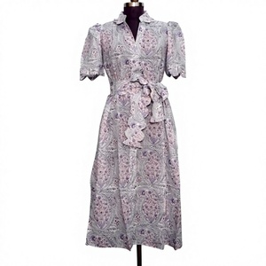 Robe midi trapèze indienne faite main moderne en coton tricoté 100% avec imprimé floral, col en V, manches courtes et boutons décoratifs pour le bureau - Product Image 1