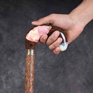 Bastón de Resina y Madera Hecho a Mano con Diseño Ligero, Soporte Resistente y Artesanía Artística - Product Image 4