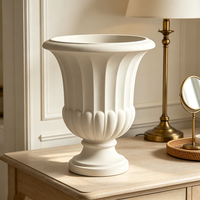 Urne romaine européenne, pot à fleurs en résine fait main et peint à la main, piédestal cannelé classique, décoration pour jardin, patio, maison