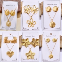 Juego de Joyería de Acero Inoxidable Dorado con Patrón Irregular, Collar con Colgante, Aretes, Pentagrama, Corazón, Cuadrado, Triángulo